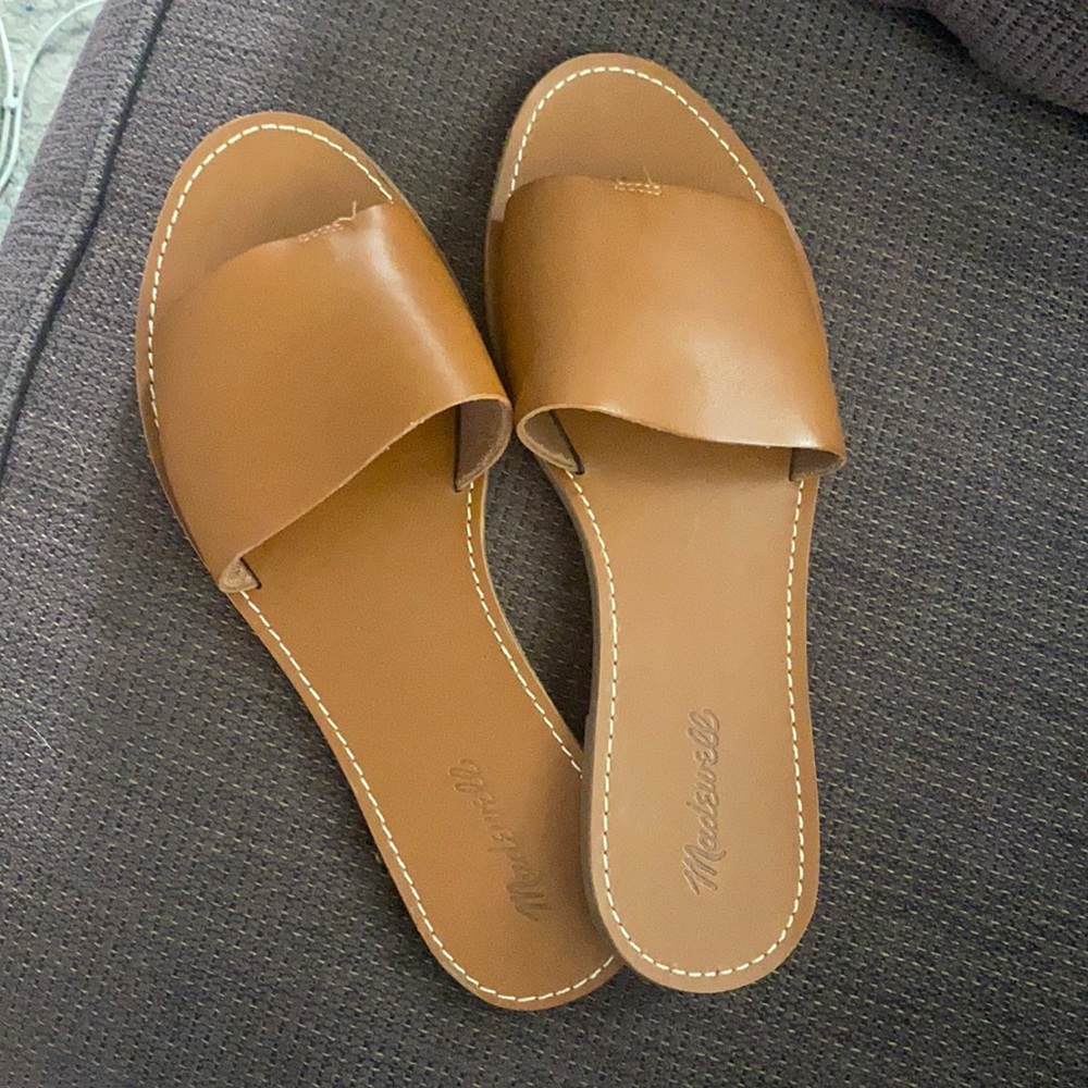 BRAND NEW boardwalk post slide sandal